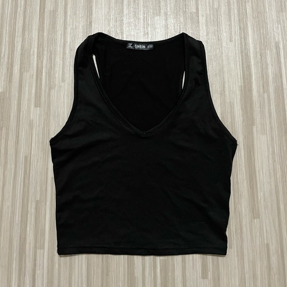 Black v-neck croptop - Picture 2 of 4